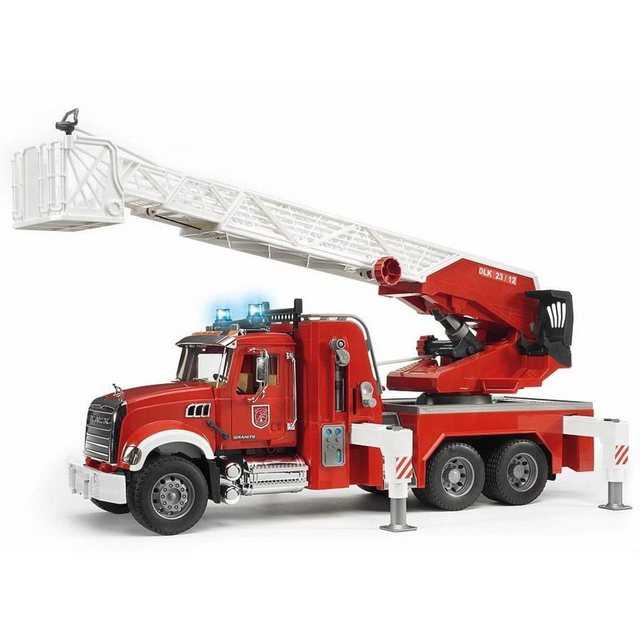 Bruder® Spielzeug-Feuerwehr Mack Granite, Feuerwehrleiterwagen, mit Wasserpumpe, Licht und Sound, Feuerwehrauto